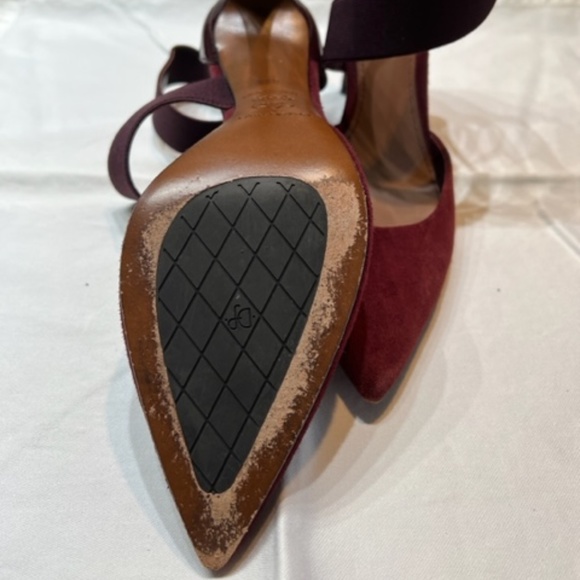 Donald J Pliner Suede and Patent Burgundy Pumps - Size 8.5 N - Like New - Narrow - Picture 3 of 4